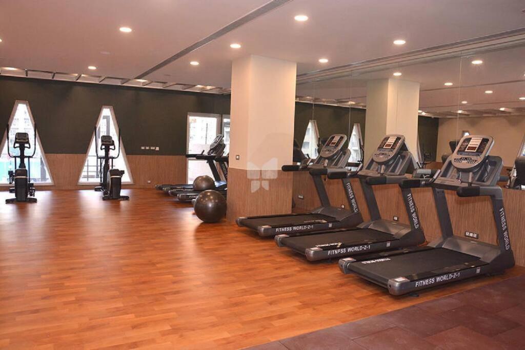 Top Luxury & Couple Friendly Stay Gp By Taj Suites & Studios #New Year Party & Stay Noida Exterior foto